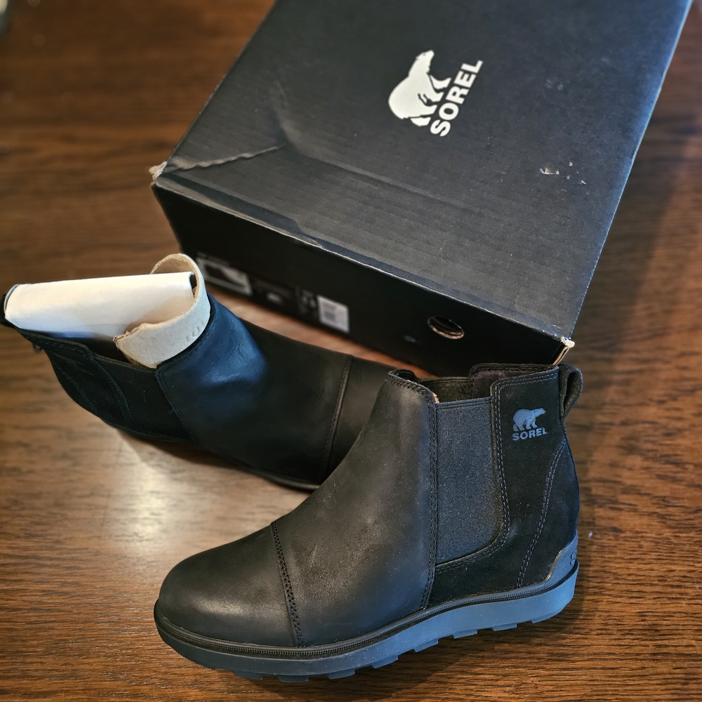 NIB SOREL Evie II Wedge Chelsea Boot Read Whole Description
